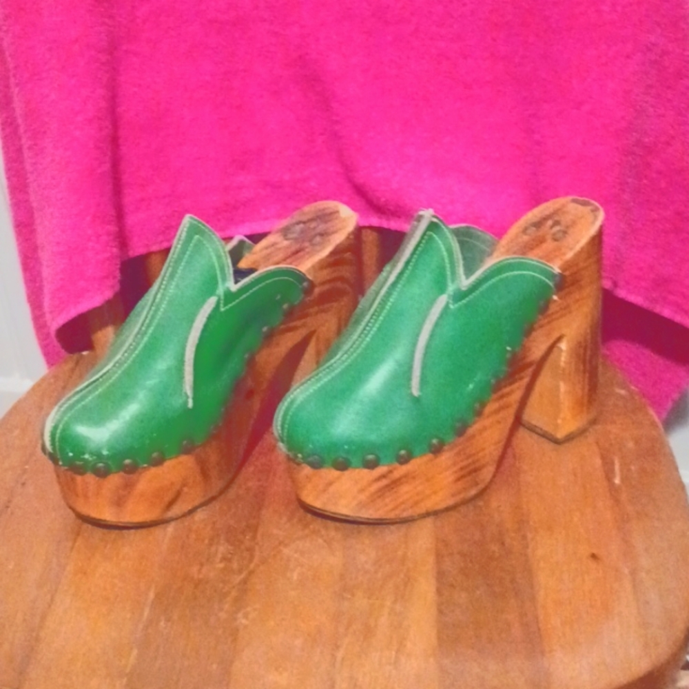 Classic Emerald Heels